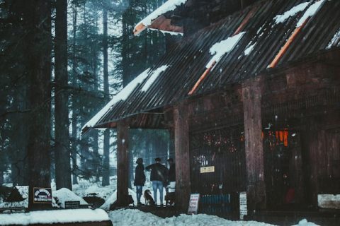 9 Best Places to Find Snow in India in October & November