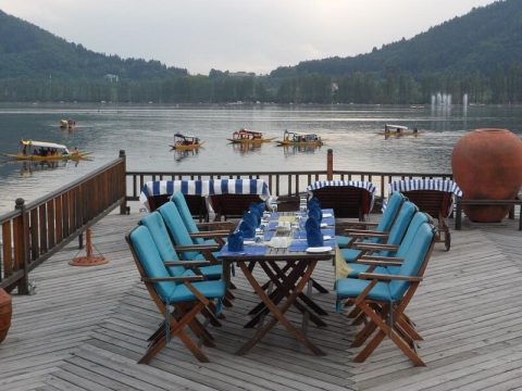 Explore Restaurants In Srinagar – Best Places To Eat Near You.