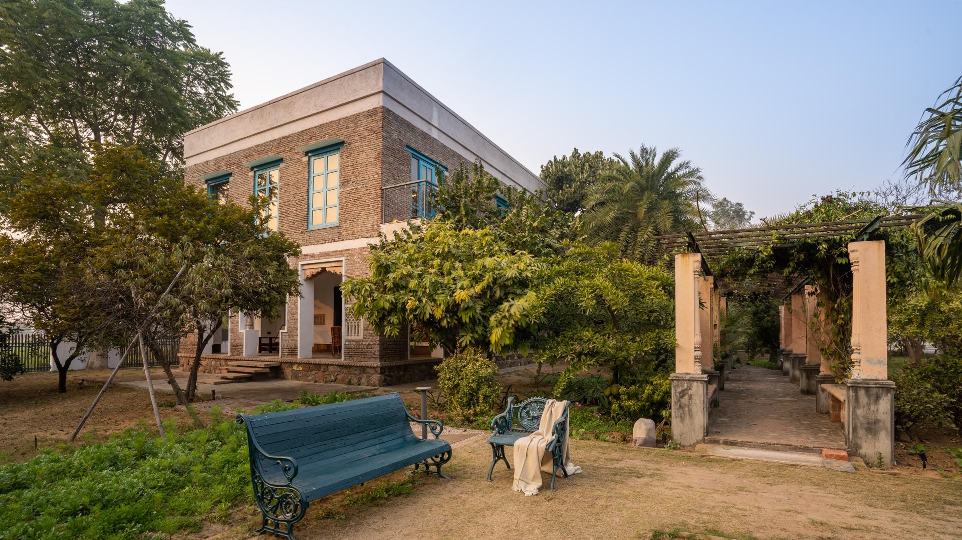 villa near delhi for couple with private pool