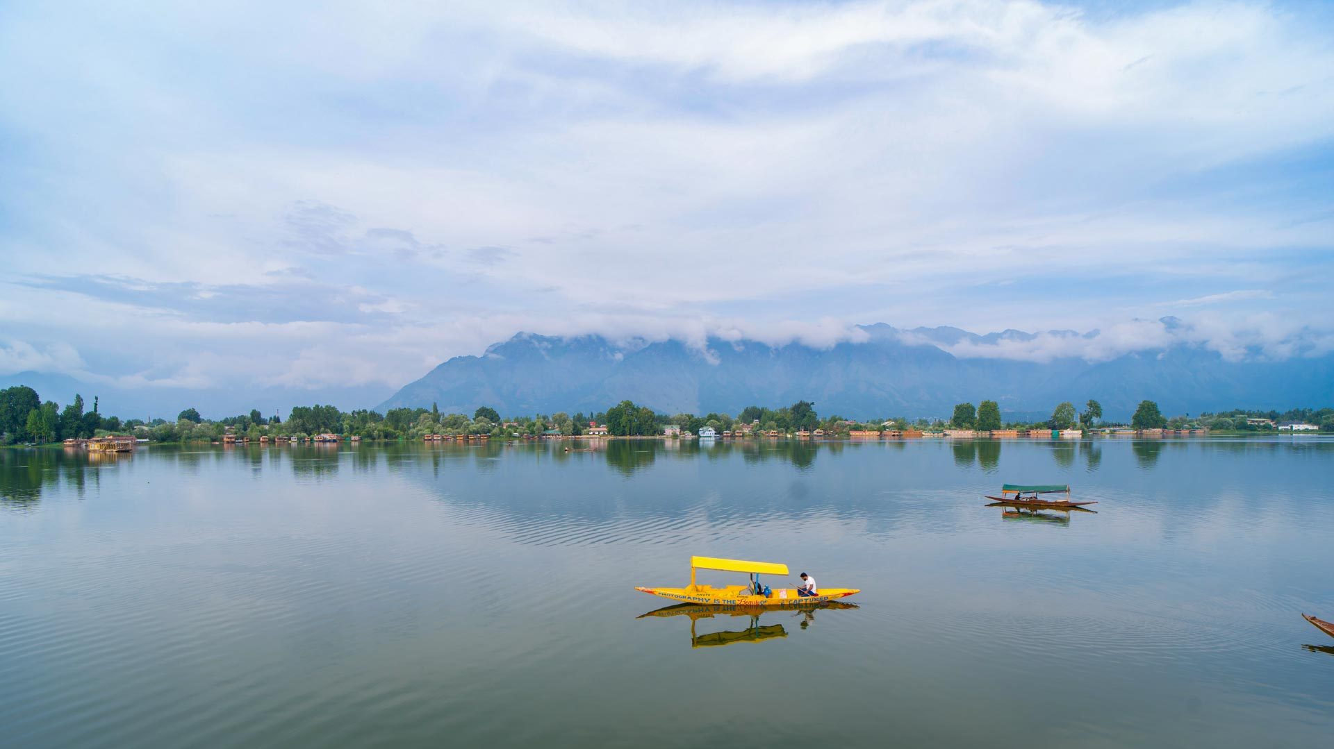 rent a houseboat in Srinagar