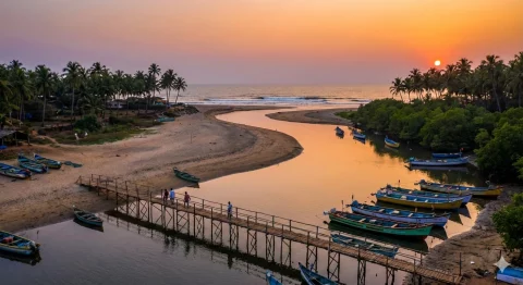 Mandrem vs Vagator: Which Is Better for a Luxury Goa Getaway?