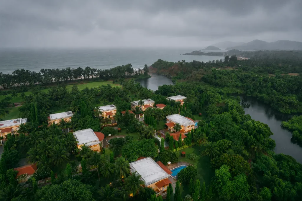goa-monsoon-luxury-villa-aerial-view