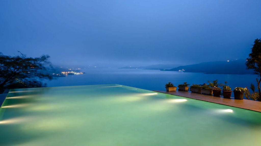 infinity-pool-with-pawna-lake-view