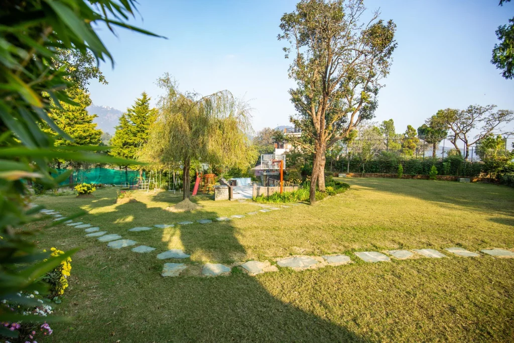 Wakefield_villa-lawn